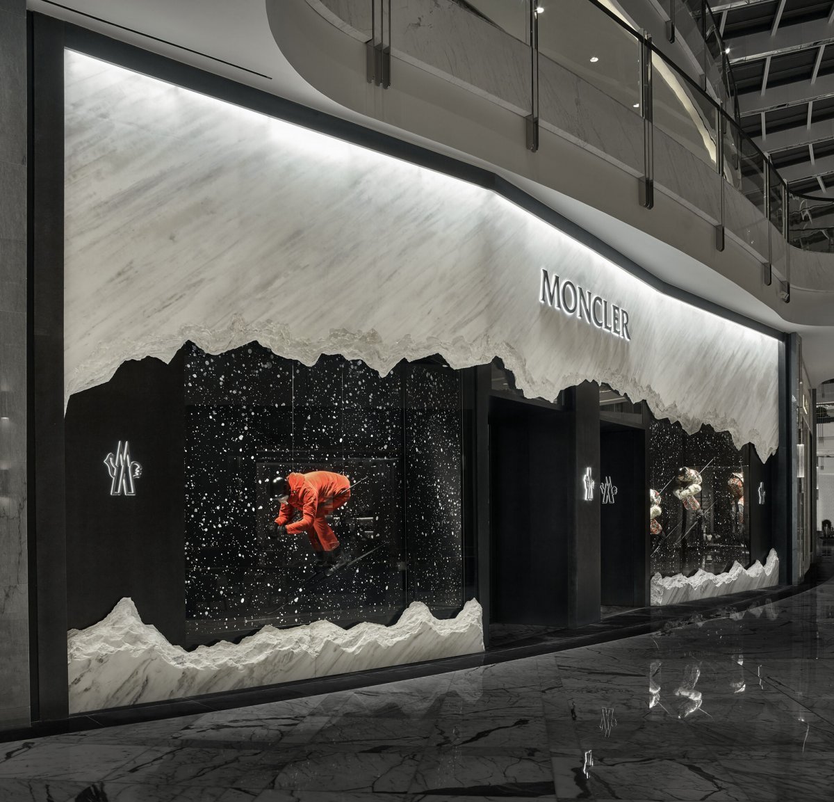 Moncler mall store